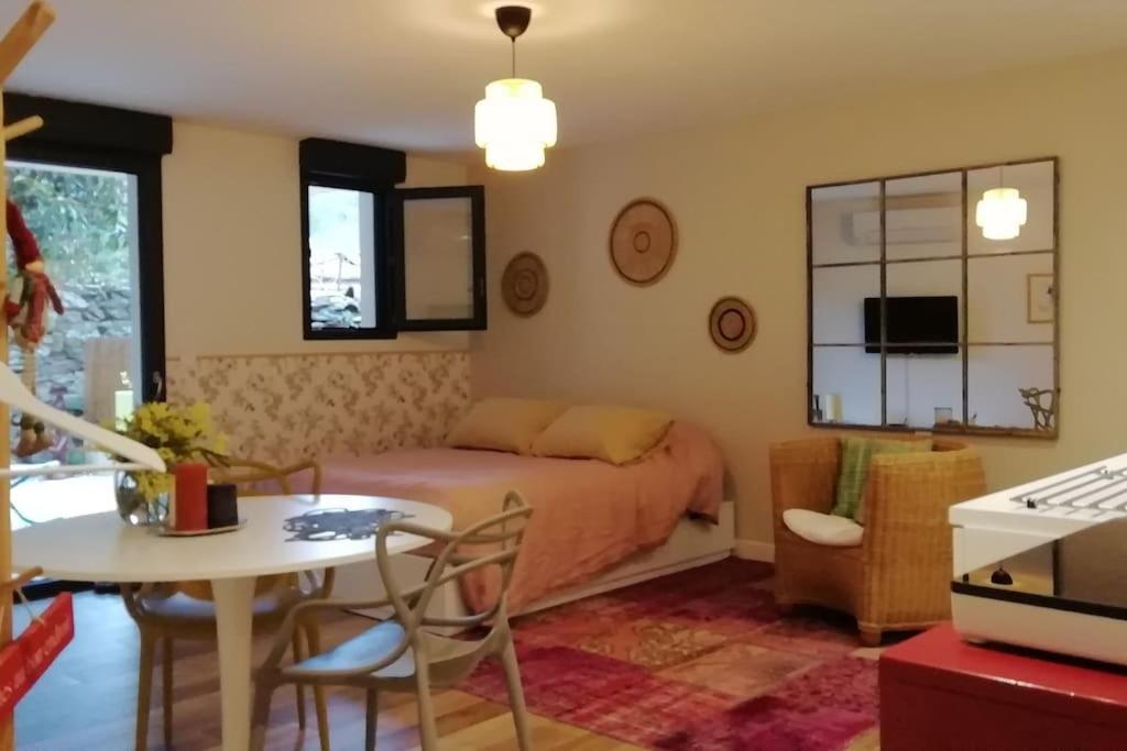 En Rez De Jardin Collobrieres